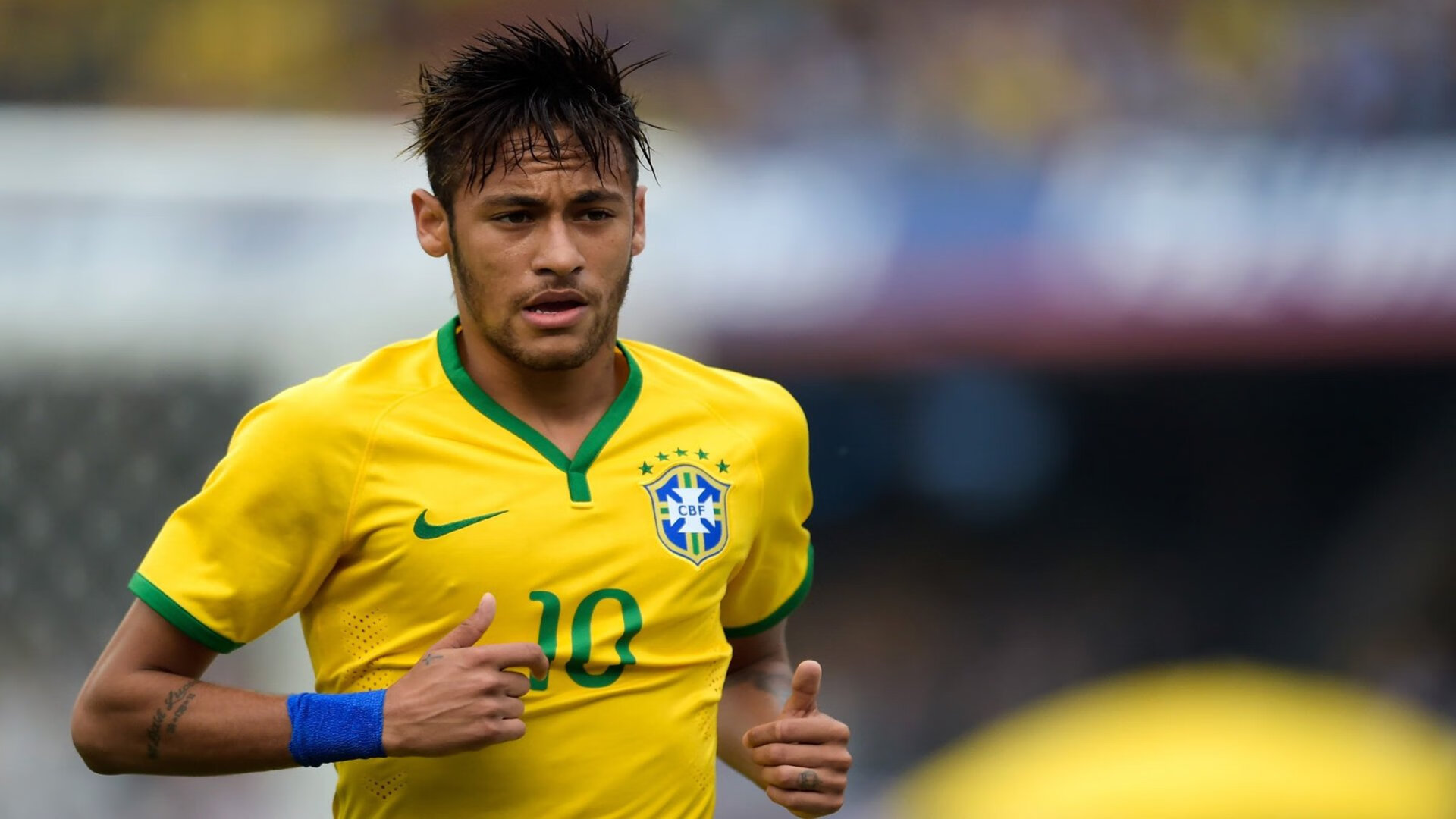 英格兰骑手艾米丽·戴维斯在巴黎奥运会三项赛中取得个人最佳成绩,获得第七名。